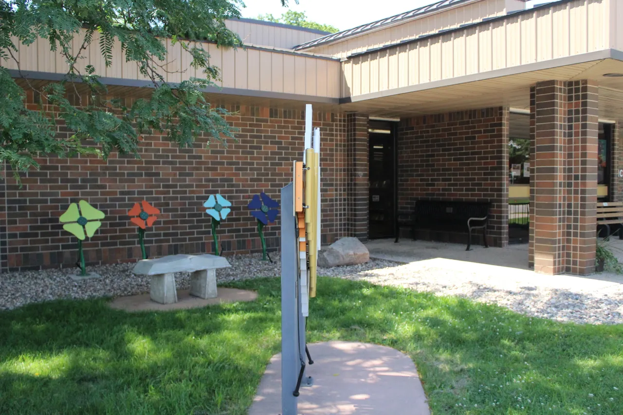 Public art in Laurens